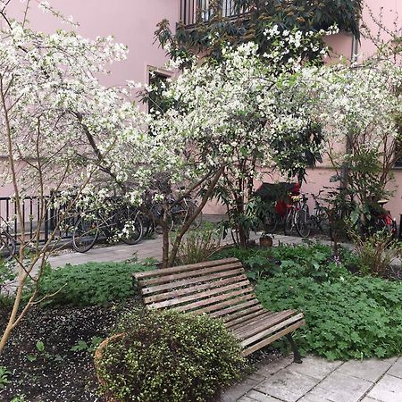 2-Zimmer-Apartment "Monbijou" Am Hackeschen Markt Berlin Dış mekan fotoğraf