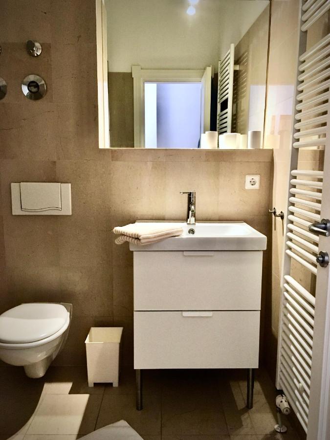 2-Zimmer-Apartment "Monbijou" Am Hackeschen Markt Berlin Dış mekan fotoğraf