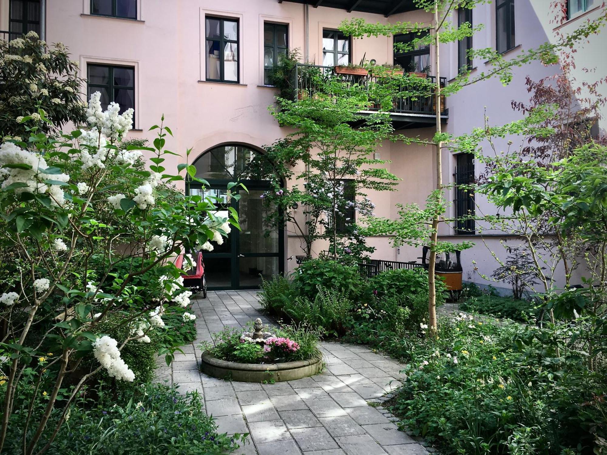 2-Zimmer-Apartment "Monbijou" Am Hackeschen Markt Berlin Dış mekan fotoğraf