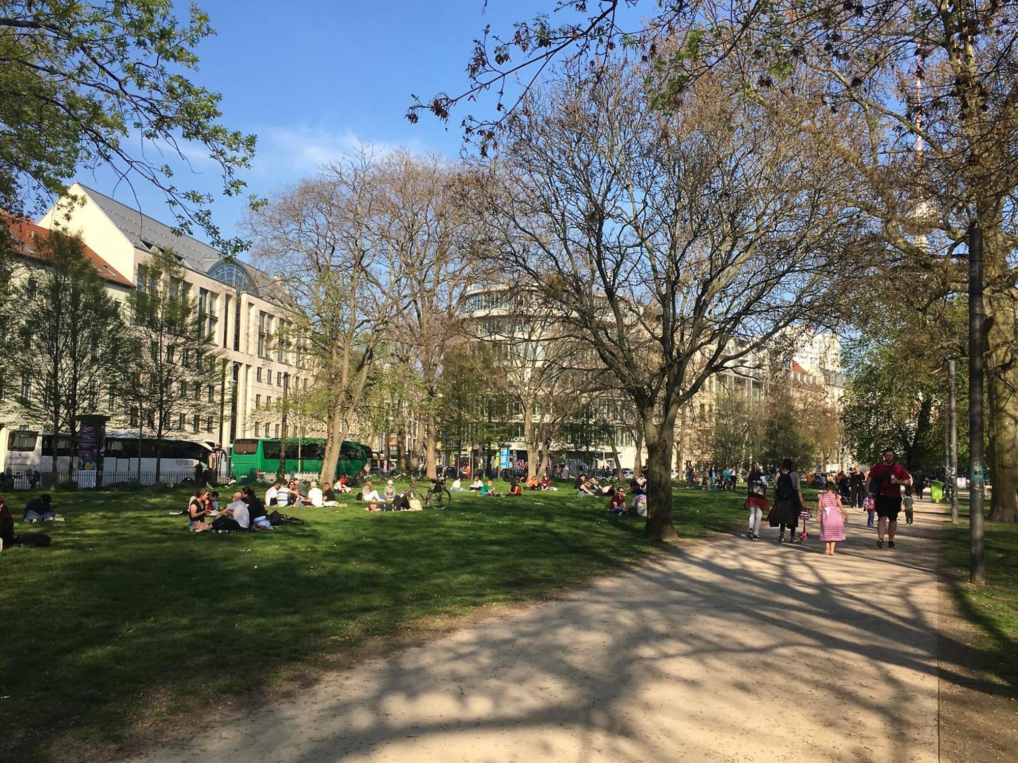 2-Zimmer-Apartment "Monbijou" Am Hackeschen Markt Berlin Dış mekan fotoğraf